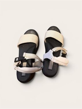 Suzanne Rae Chunky Platform Sandal